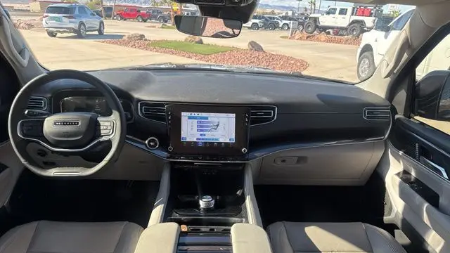 2024 Jeep Wagoneer Base