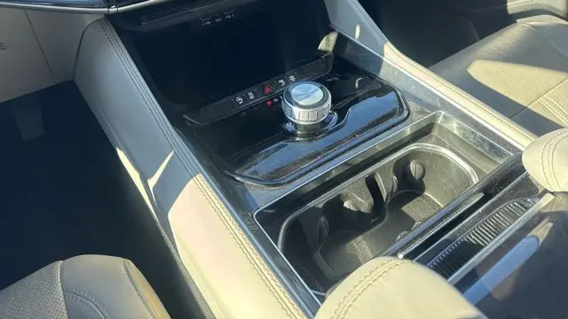 2024 Jeep Wagoneer Base