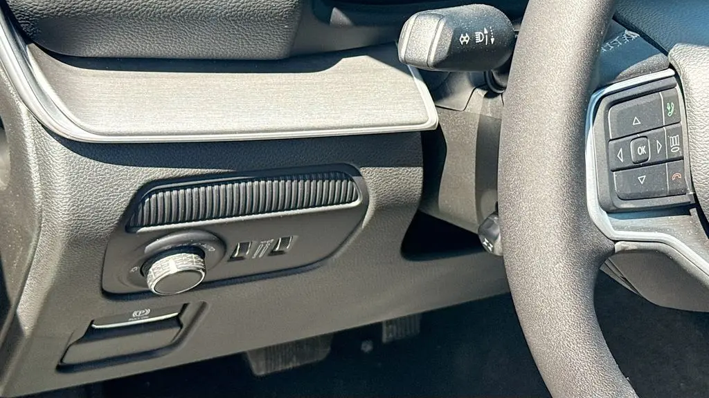 2026 Jeep Grand Wagoneer Base