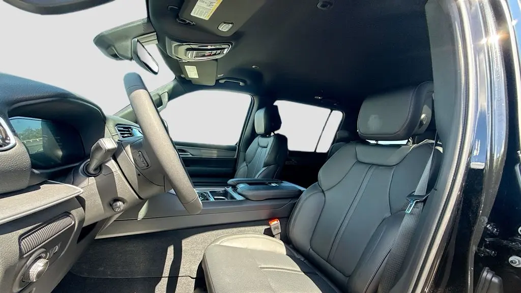 2026 Jeep Grand Wagoneer Base