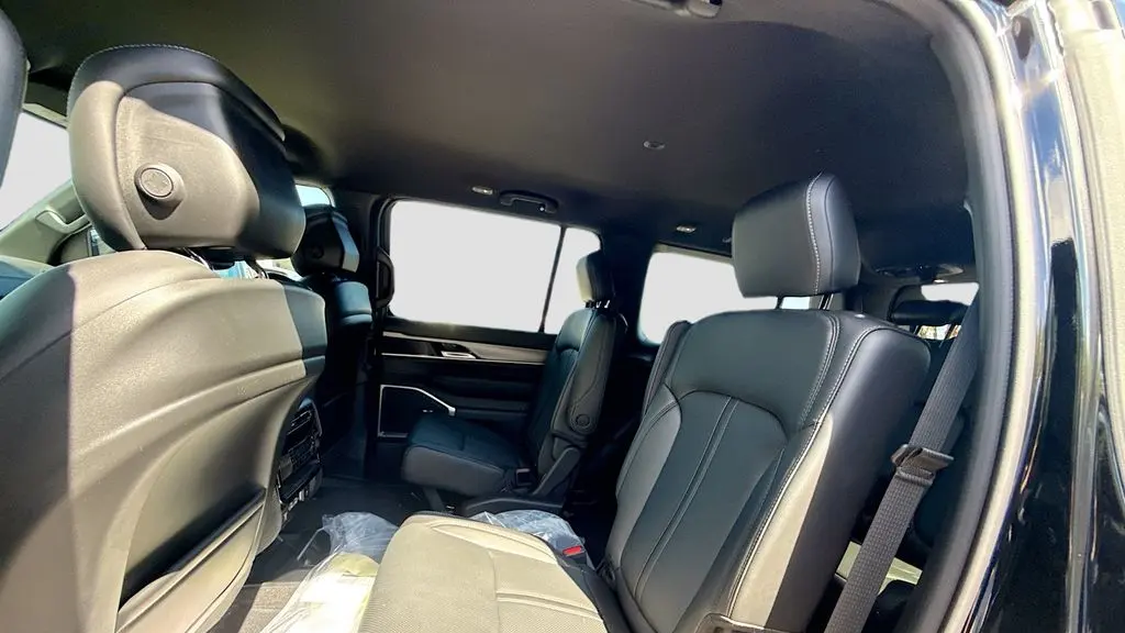 2026 Jeep Grand Wagoneer Base