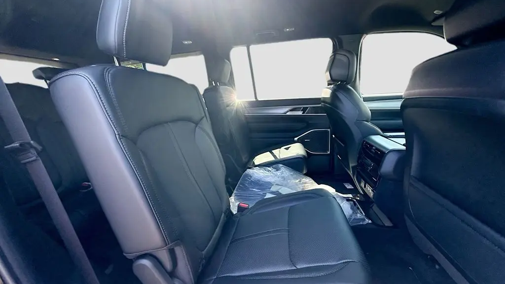 2026 Jeep Grand Wagoneer Base
