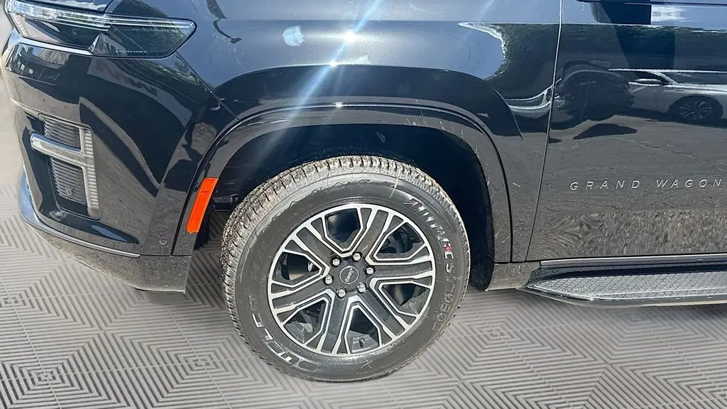 2026 Jeep Grand Wagoneer Base