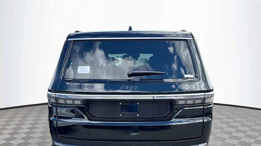 2026 Jeep Grand Wagoneer Base