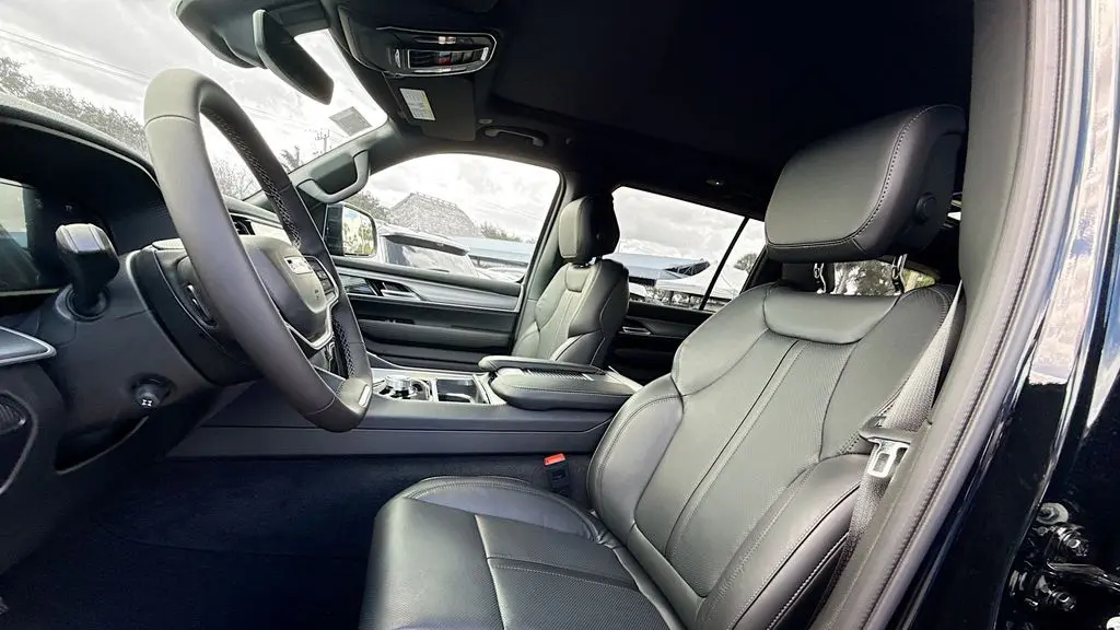 2026 Jeep Grand Wagoneer Base