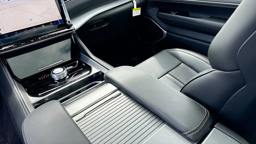 2026 Jeep Grand Wagoneer Base
