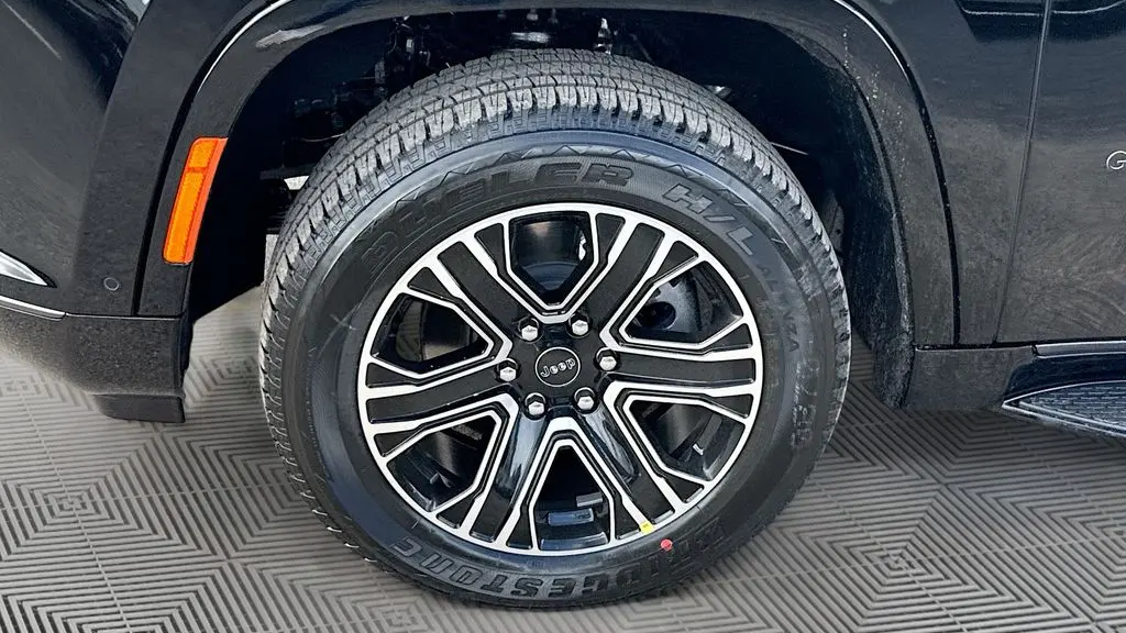 2026 Jeep Grand Wagoneer Base