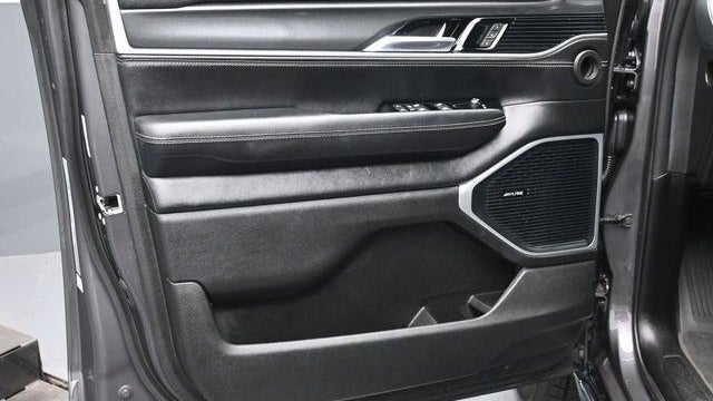 2023 Jeep Wagoneer Carbide