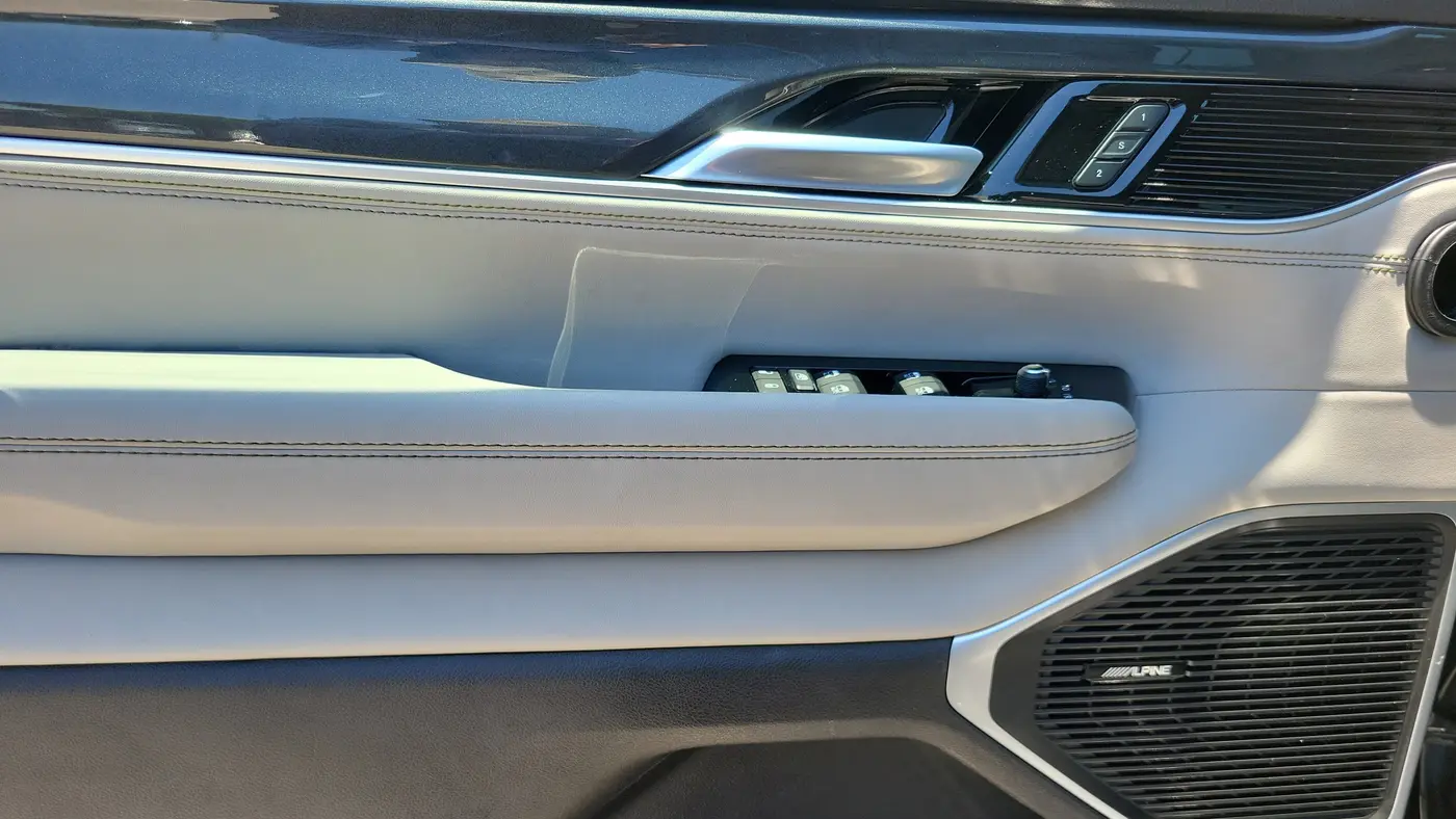 2023 Jeep Wagoneer Carbide