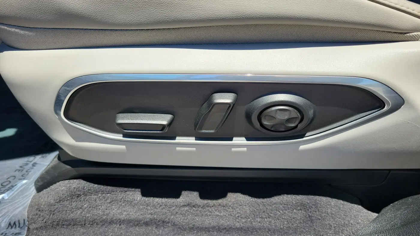 2023 Jeep Wagoneer Carbide