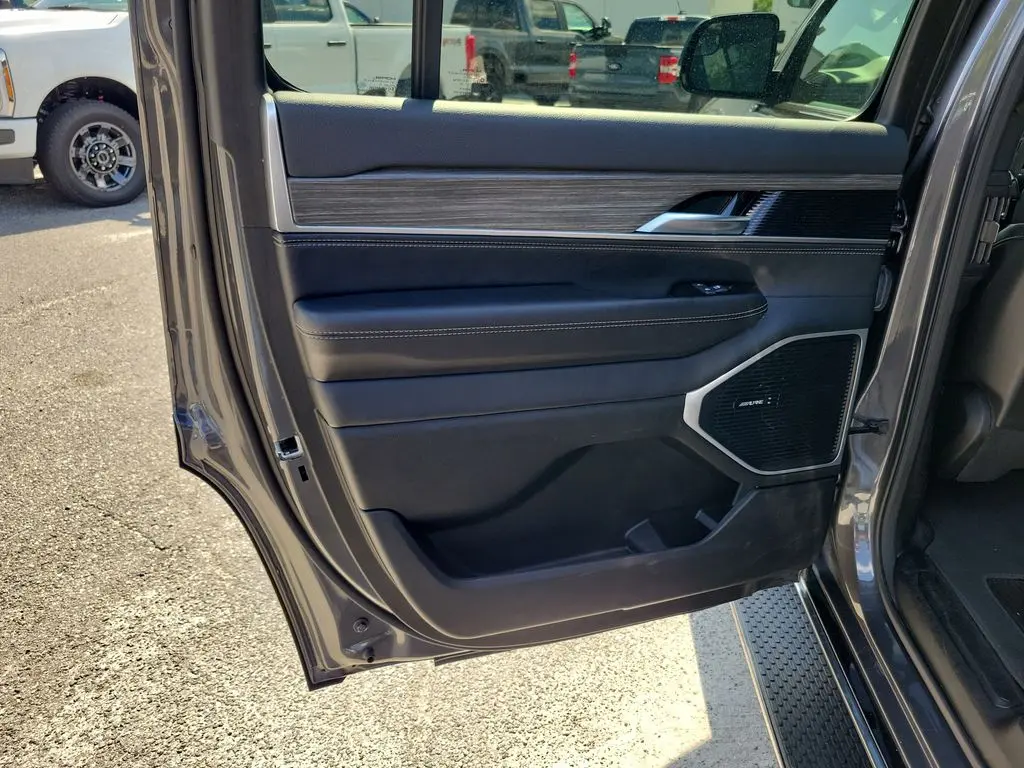 2024 Jeep Wagoneer - $29,109