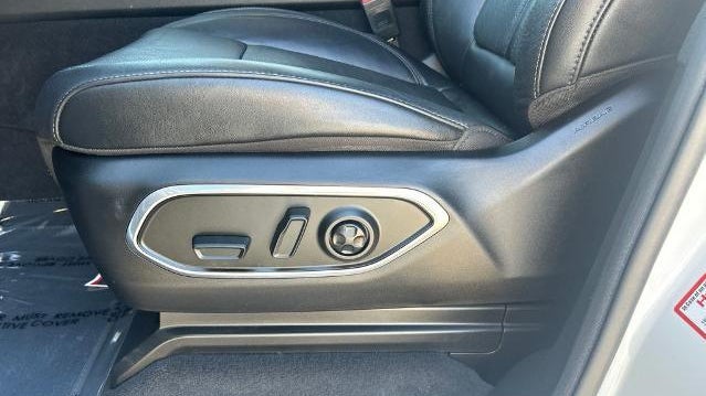 2023 Jeep Wagoneer Carbide