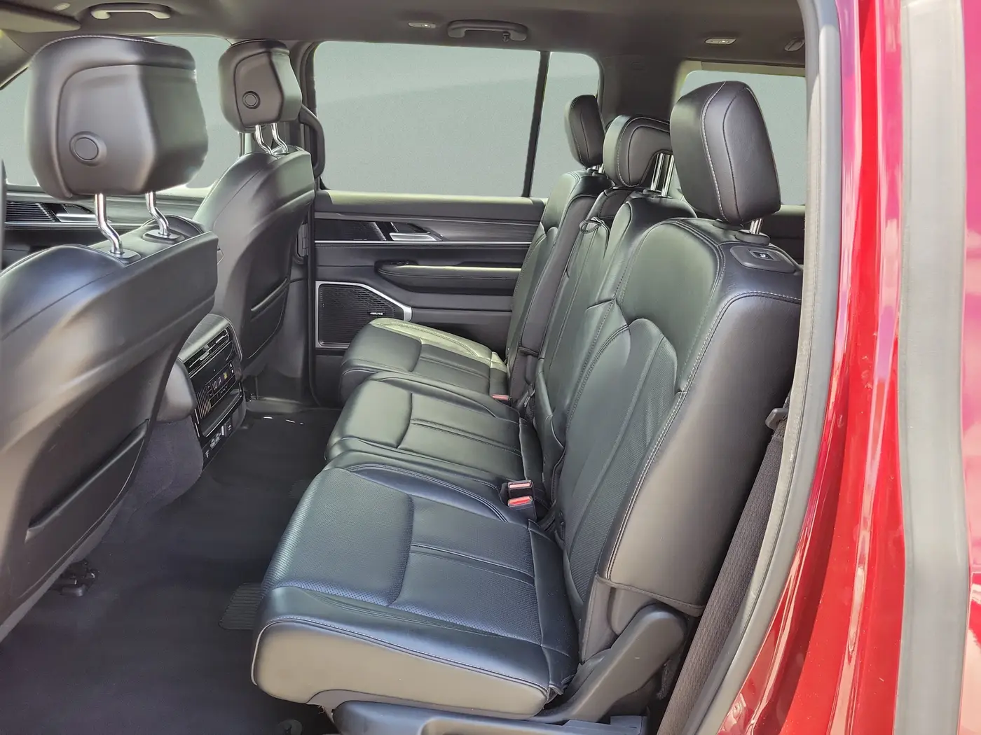 2024 Jeep Wagoneer - $28,998
