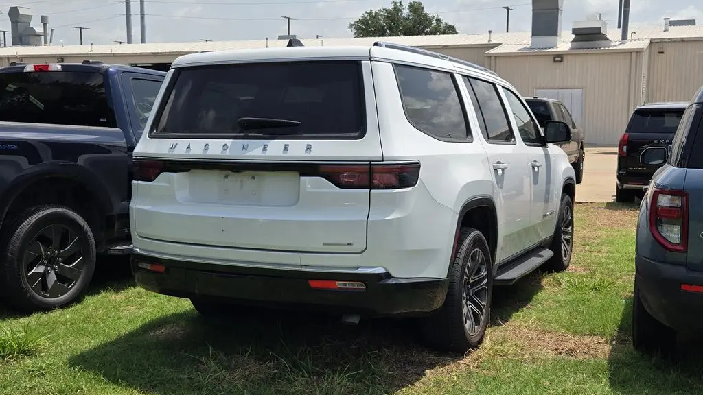 2024 Jeep Wagoneer Series II