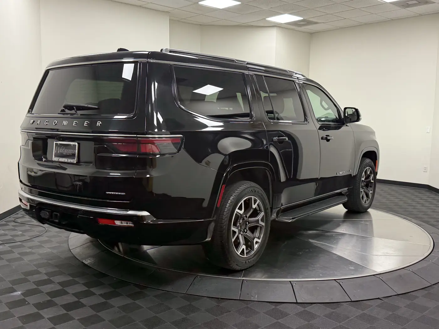 2023 Jeep Wagoneer - $32,895