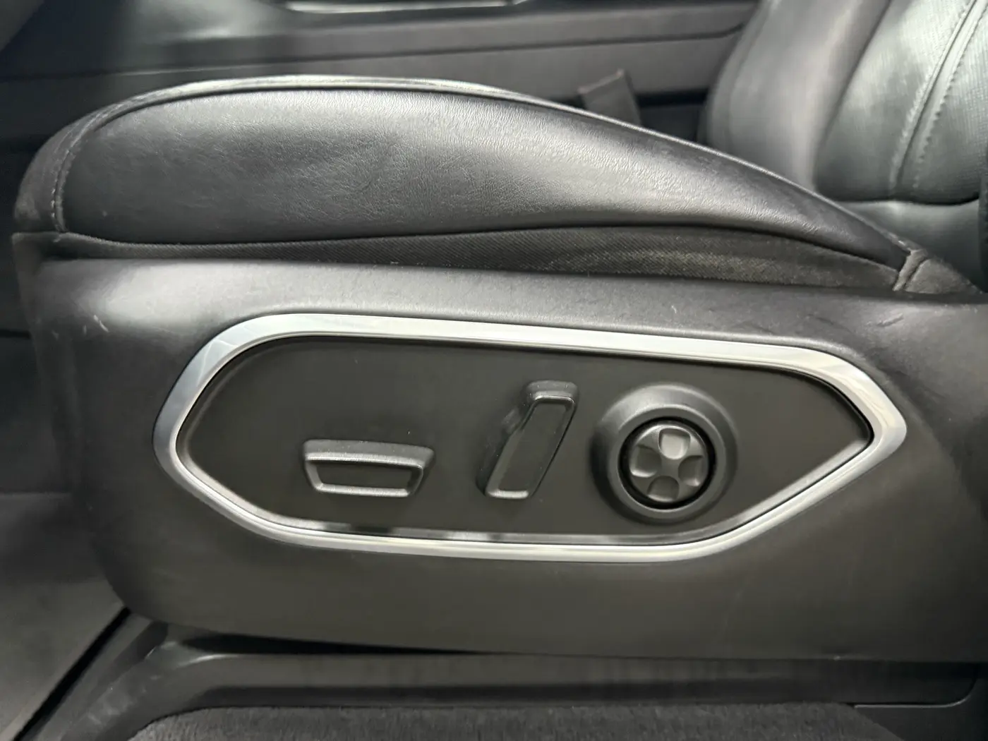 2023 Jeep Wagoneer - $32,895
