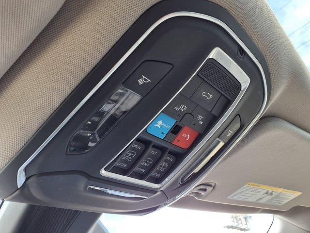 2022 Jeep Wagoneer - $31,995