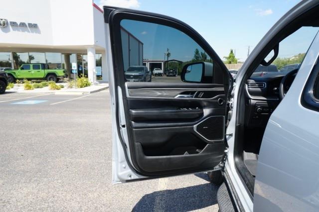 2022 Jeep Wagoneer - $29,995