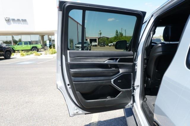 2022 Jeep Wagoneer - $29,995