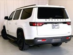2022 Wagoneer Thumbnail 9