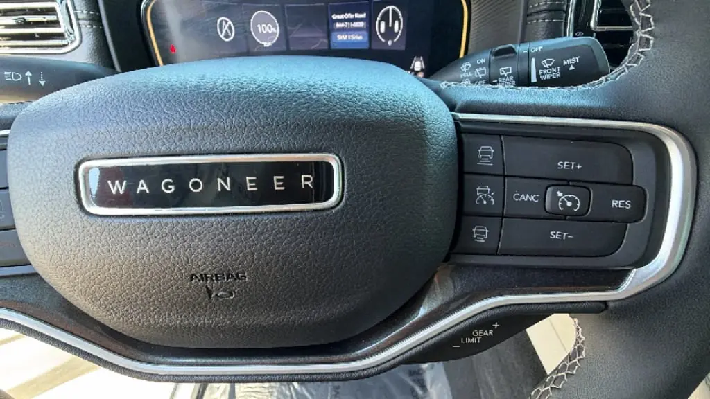 2023 Jeep Wagoneer Base