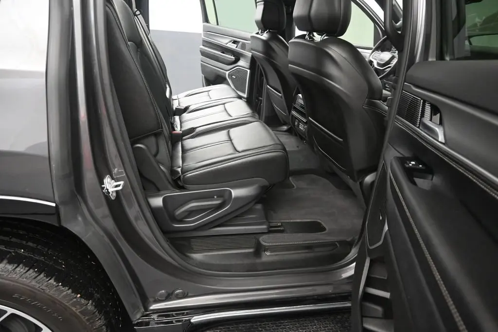 2025 Jeep Wagoneer - $50,880