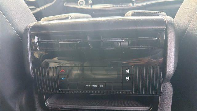 2023 Jeep Wagoneer Base