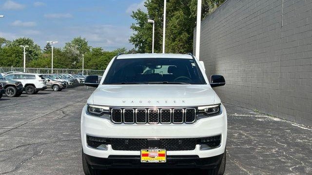 2023 Jeep Wagoneer Base