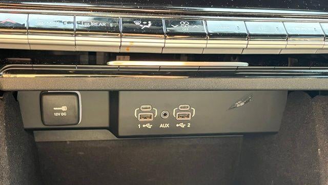 2023 Jeep Wagoneer Base
