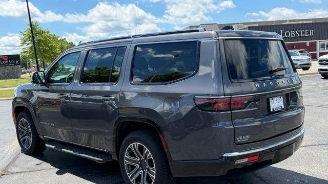 2024 Jeep Wagoneer Base
