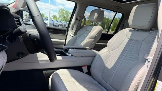2024 Jeep Wagoneer Base