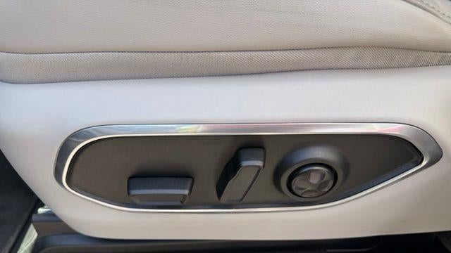 2024 Jeep Wagoneer Base