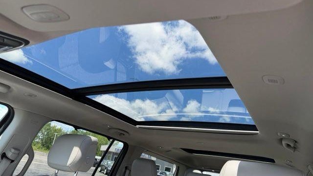 2024 Jeep Wagoneer Base
