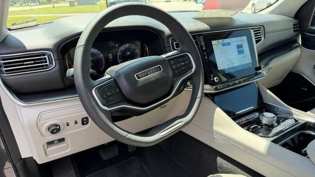 2024 Jeep Wagoneer Base