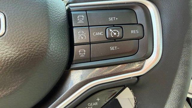 2024 Jeep Wagoneer Base