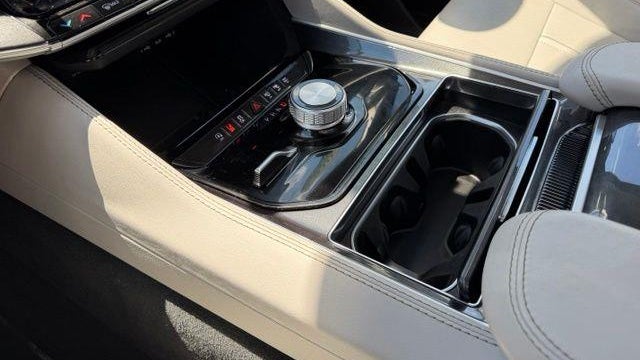 2024 Jeep Wagoneer Base