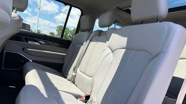 2024 Jeep Wagoneer Base