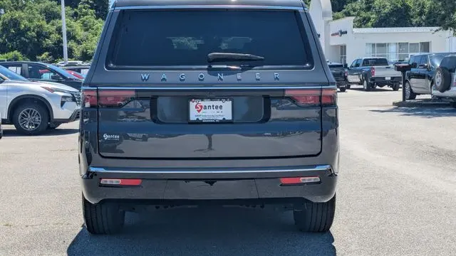 2024 Jeep Wagoneer Base