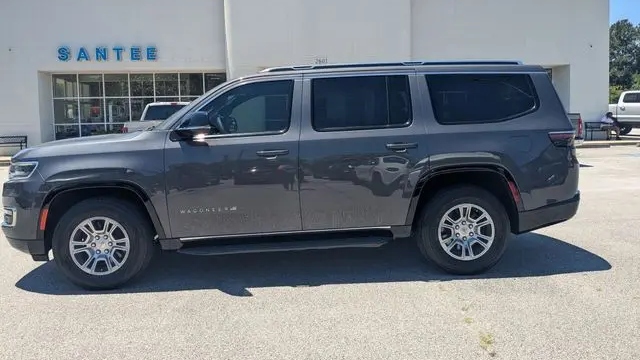 2024 Jeep Wagoneer Base