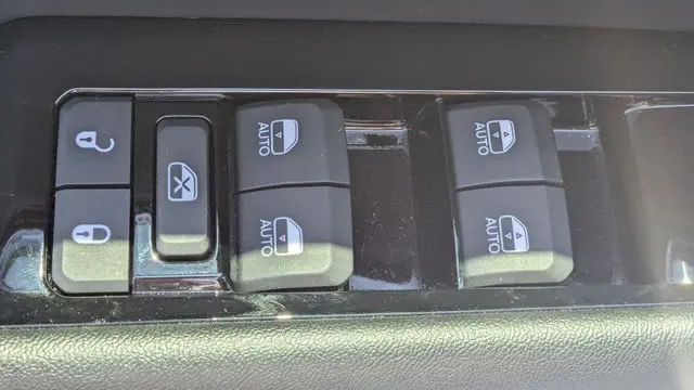 2024 Jeep Wagoneer Base