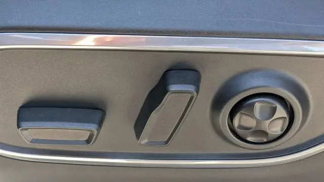 2024 Jeep Wagoneer Base