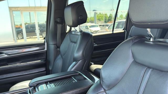 2024 Jeep Wagoneer Base