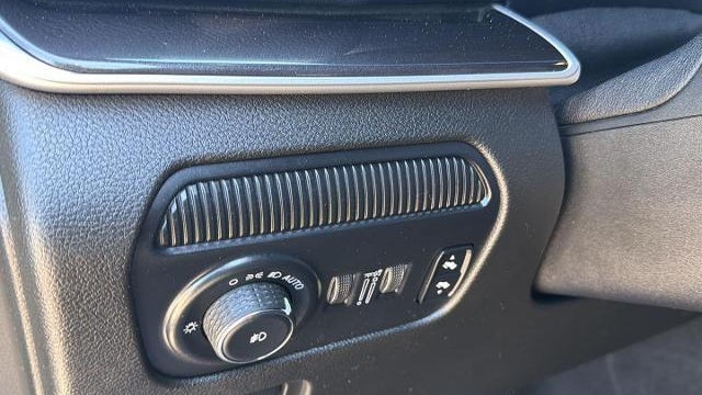 2024 Jeep Wagoneer Base