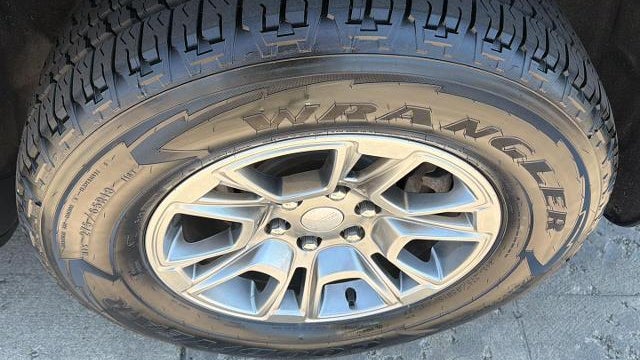2024 Jeep Wagoneer Base