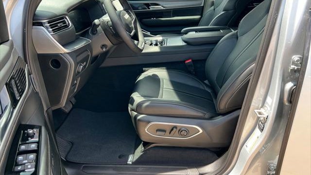 2026 Jeep Grand Wagoneer Upland