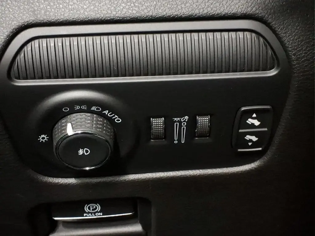 2023 Jeep Wagoneer - $42,995