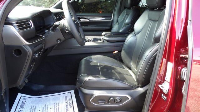 2024 Jeep Wagoneer Base