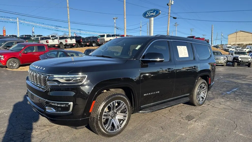 2025 Jeep Wagoneer Base