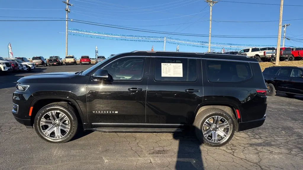 2025 Jeep Wagoneer Base