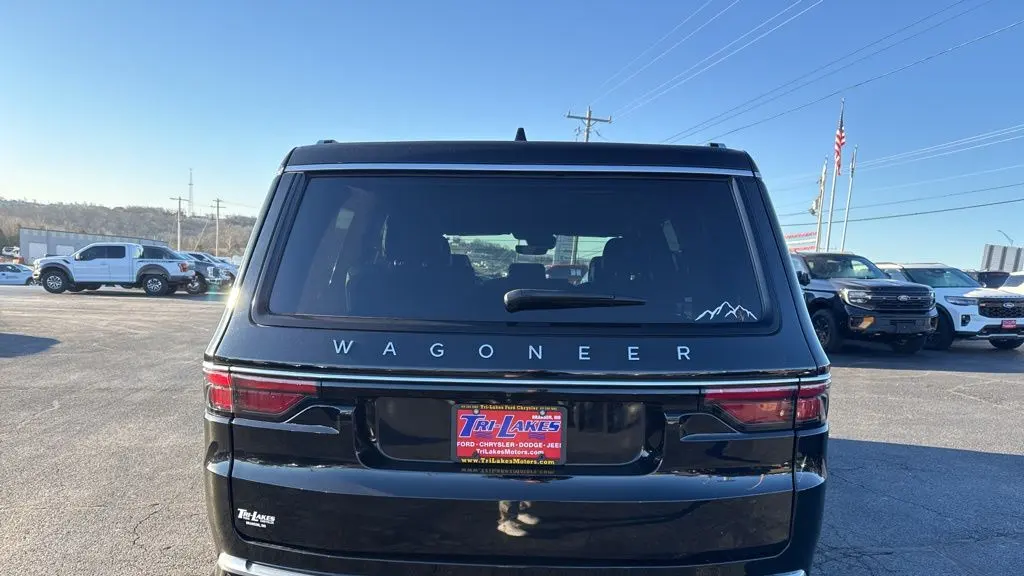 2025 Jeep Wagoneer Base